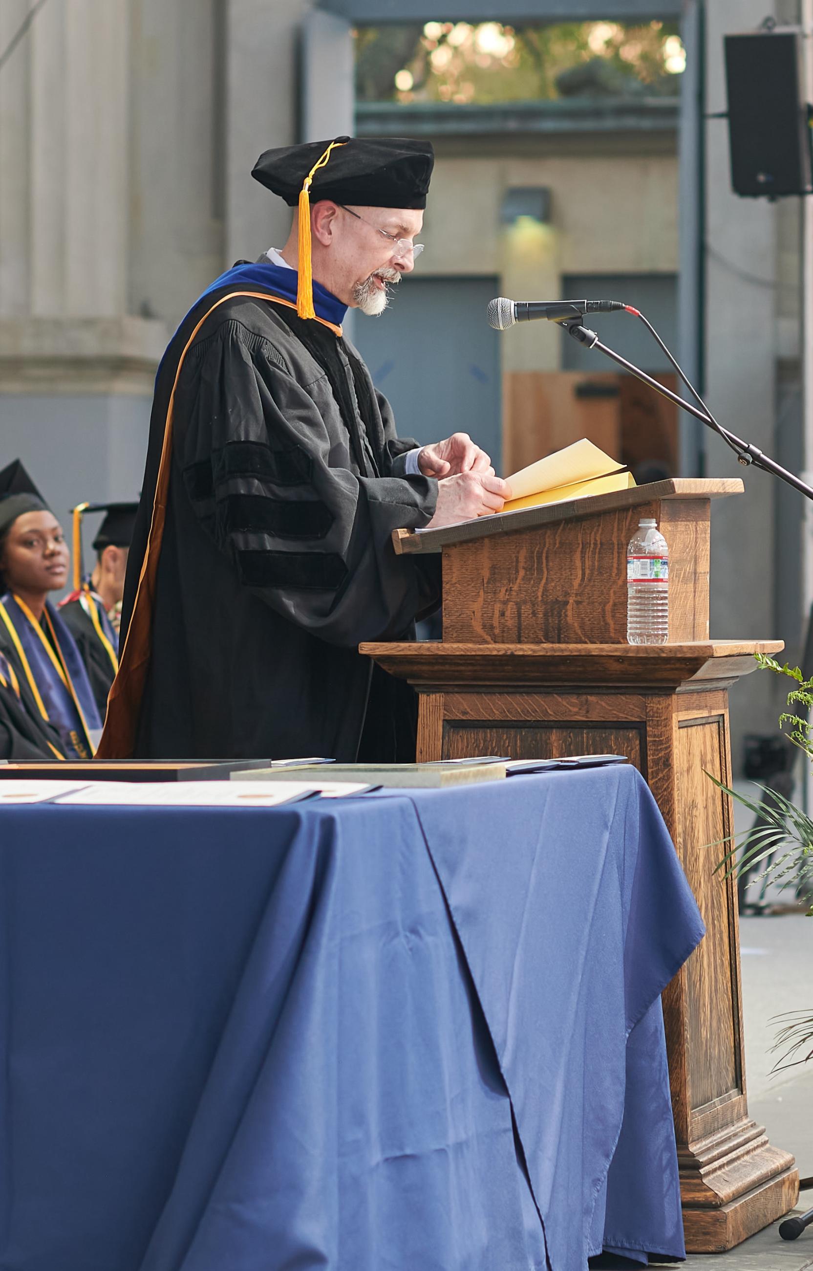 Neal Stephenson addressed the graduates in the Hearst Greek Theater. (Photo/ KLCfotos)