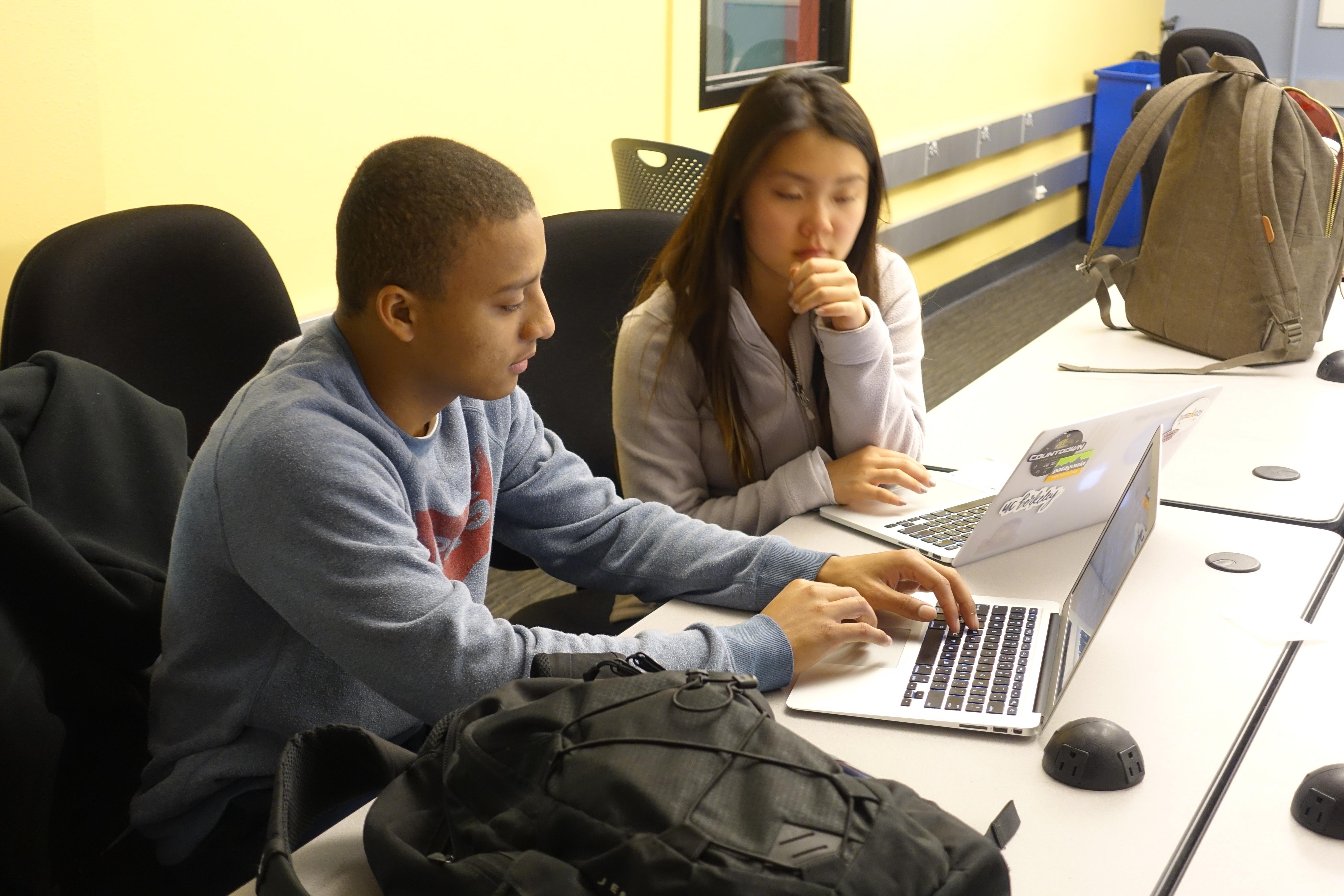 Students in Data Science module in Victoria Robinson's Ethnic Studies course